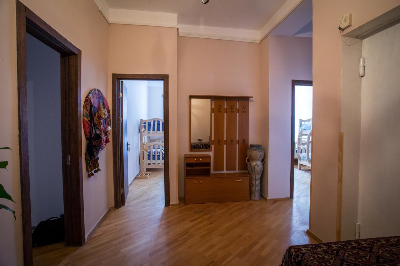 Guesthouse Hillside Tbilisi Exterior photo