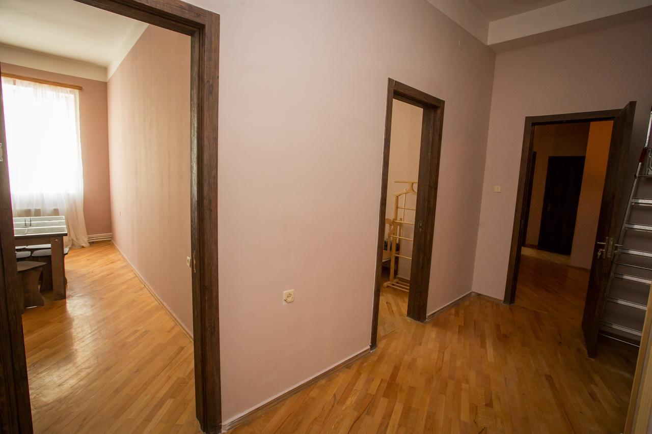 Guesthouse Hillside Tbilisi Exterior photo